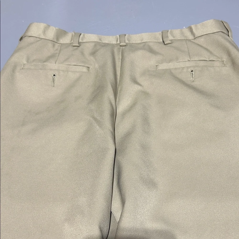 Haggar Clothing Khaki Chino Pants (Men’s 34 x 30) (Classic Fit)